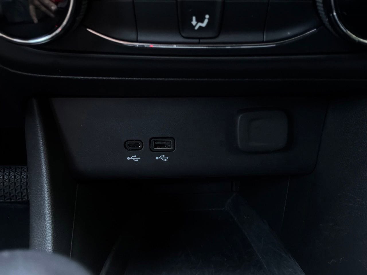 Used 2025 Buick Encore GX Preferred FWD image 24