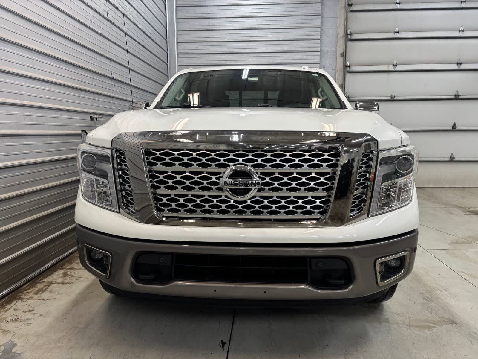 Used 2019 Nissan Titan Platinum Reserve AWD/4WD image 2