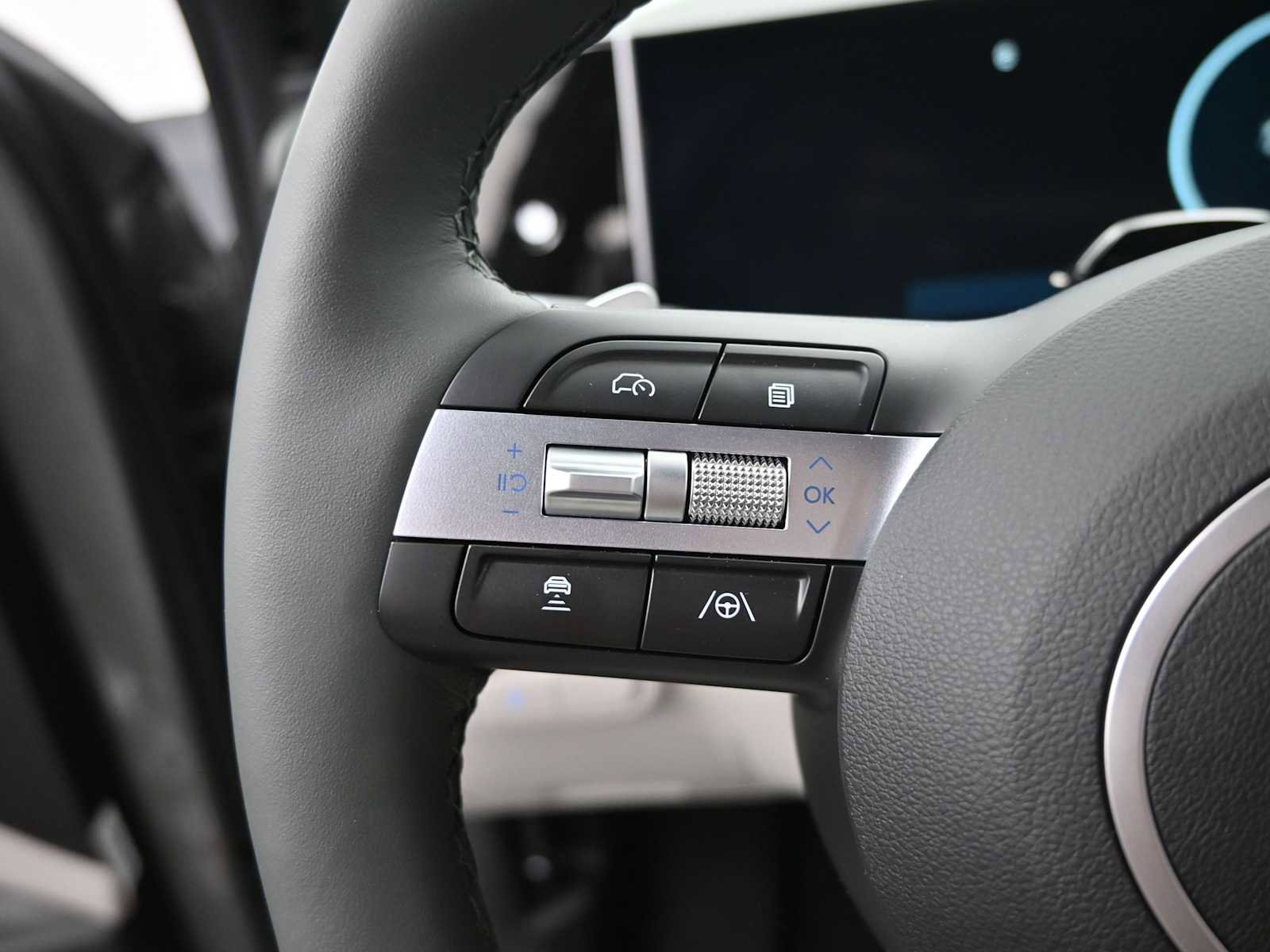 Used 2025 Hyundai Tucson Limited image 16