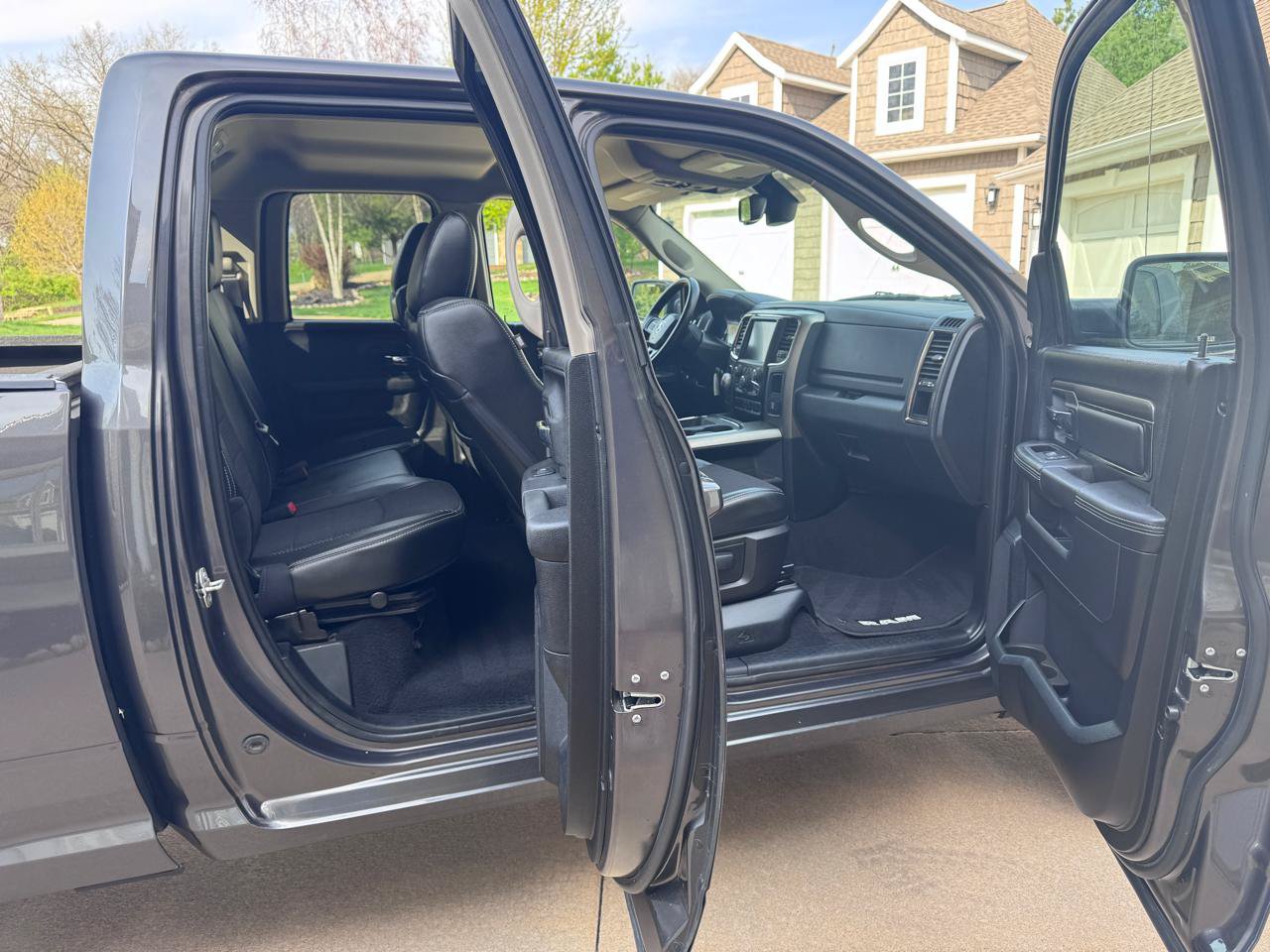 Used 2016 RAM 1500 Sport w/ Comfort Group AWD/4WD image 18