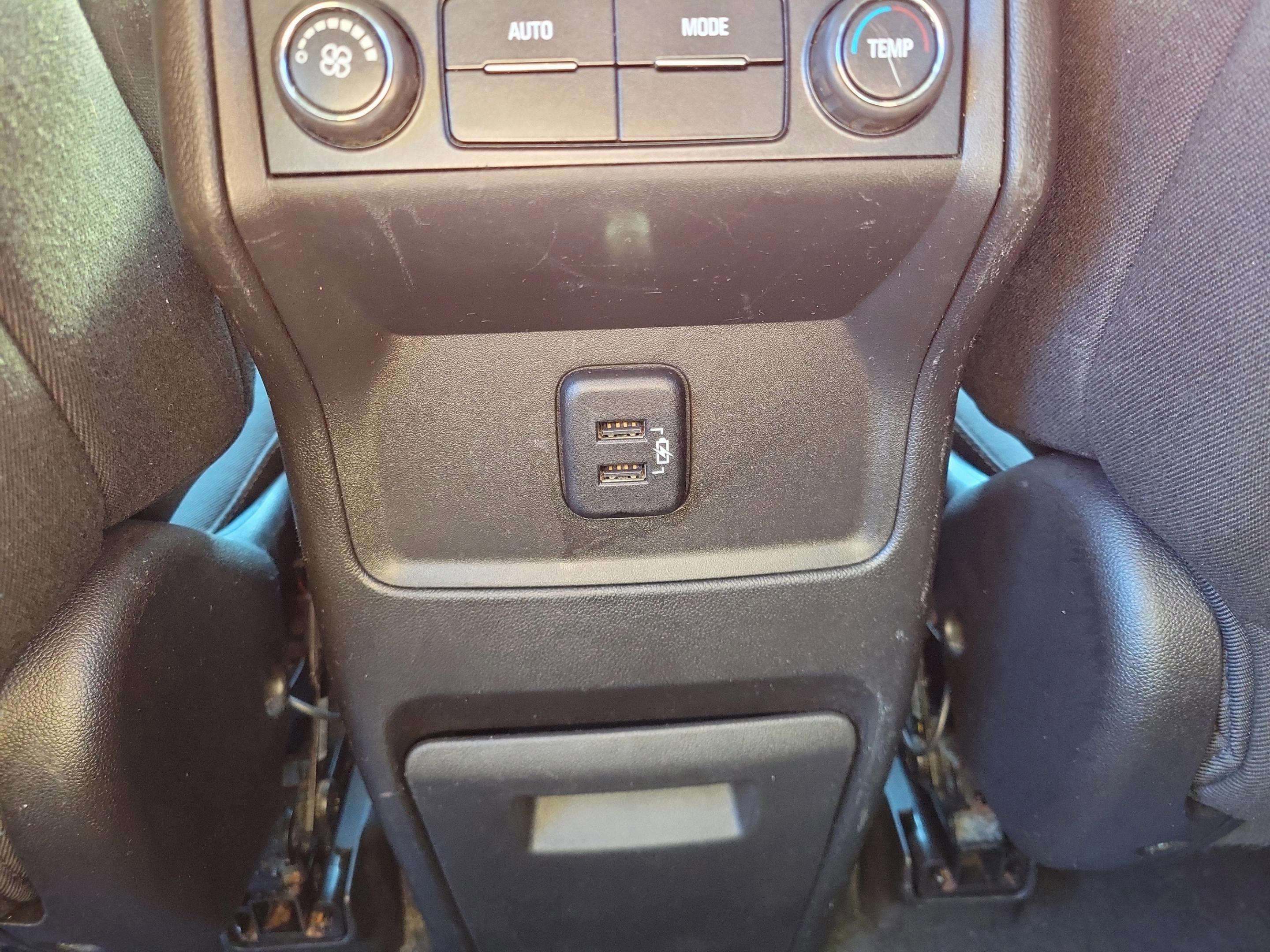 Used 2018 GMC Acadia SLE image 32