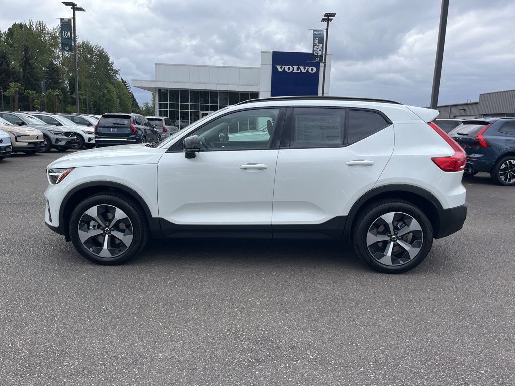New 2026 Volvo XC40 B5 Plus w/ Protection Package Premier AWD/4WD image 2