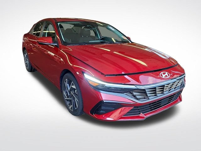Used 2025 Hyundai Elantra SEL FWD image 9