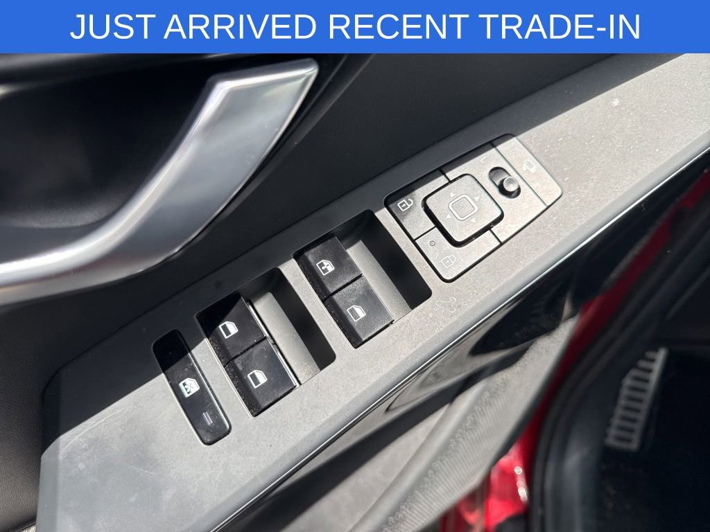 Used 2023 Kia Niro EX Touring FWD image 12