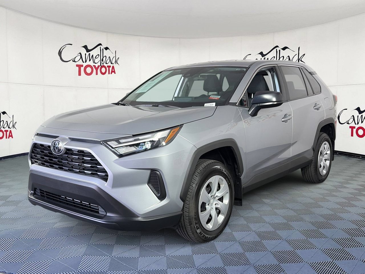 Used 2025 Toyota RAV4 LE AWD/4WD image 2