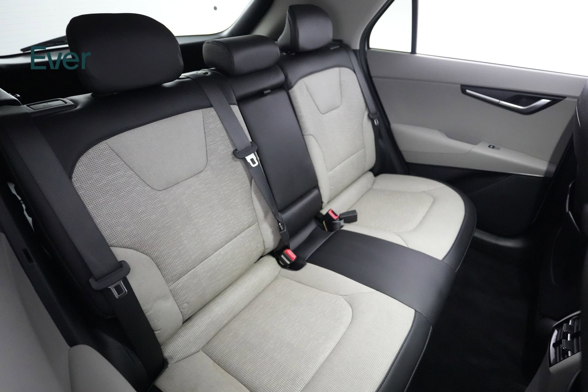 Used 2023 Kia Niro Wave FWD image 5
