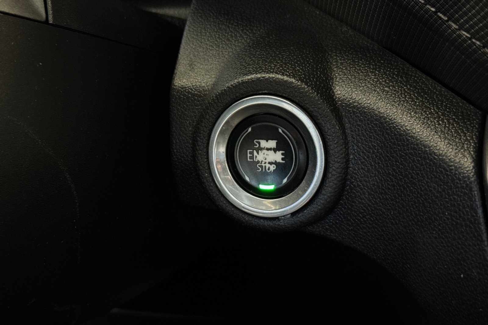 Used 2022 Chevrolet TrailBlazer LT w/ Confidence II Package FWD image 22