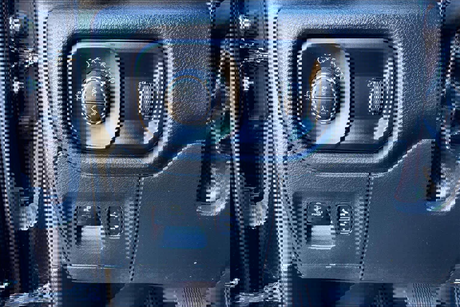 Used 2024 RAM 1500 Lone Star image 33