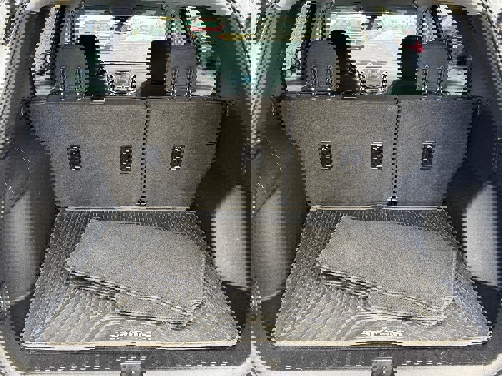 Used 2018 Chevrolet Equinox LT image 4