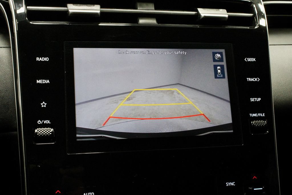 Used 2024 Hyundai Tucson SEL FWD image 2