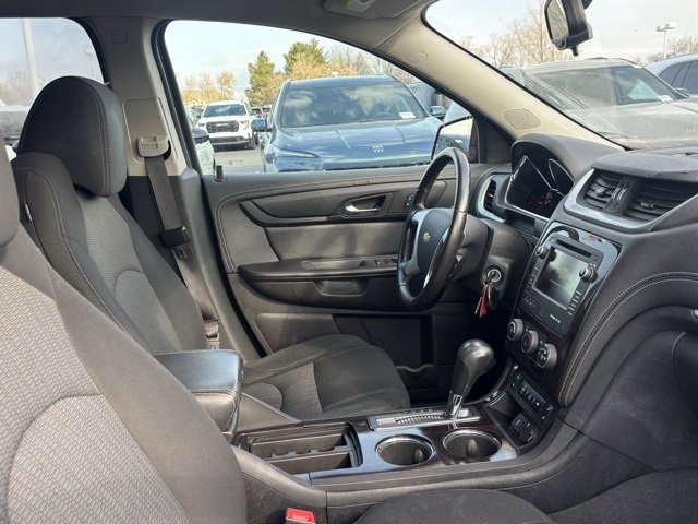 Used 2017 Chevrolet Traverse LT w/ Style and Technology Package image 14