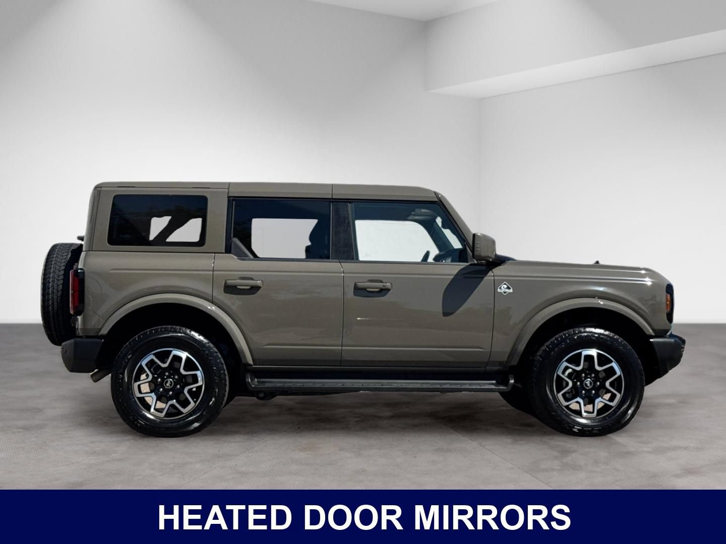 Used 2025 Ford Bronco Outer Banks AWD/4WD image 8