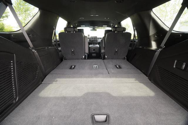 Used 2021 Chevrolet Tahoe LT w/ Luxury Package image 31