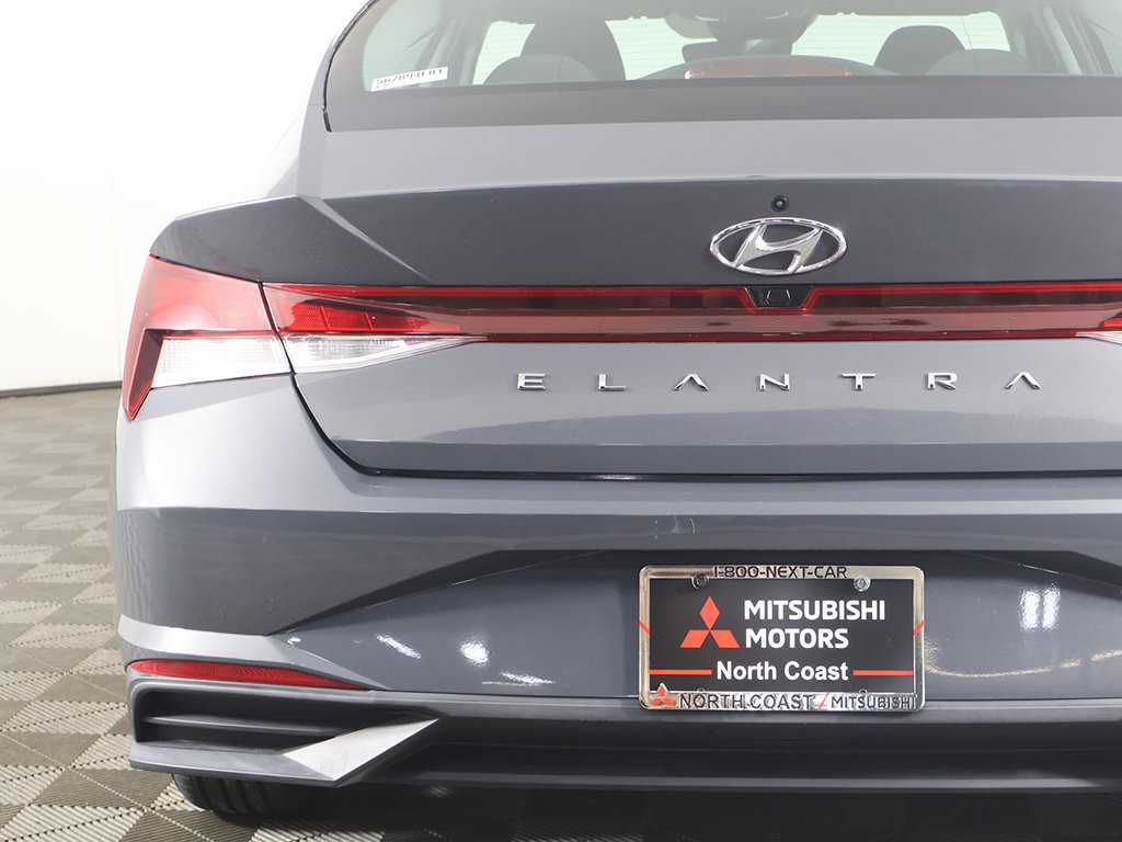 Used 2023 Hyundai Elantra SEL w/ Winter Weather Package FWD image 15