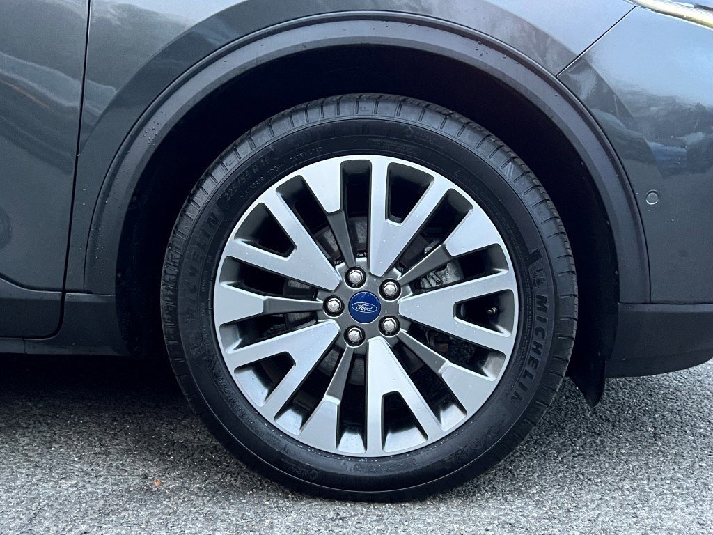 Used 2020 Ford Escape Titanium image 8