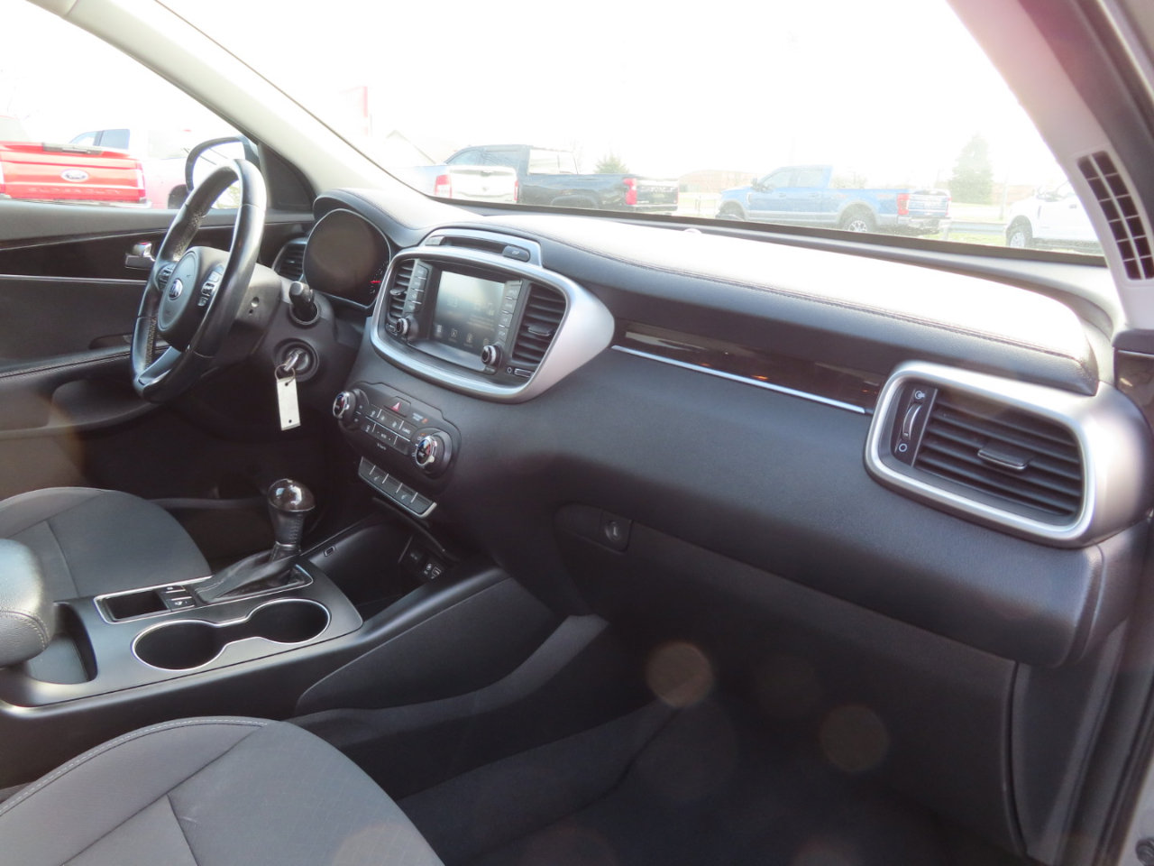 Used 2017 Kia Sorento LX w/ LX Convenience Package image 46