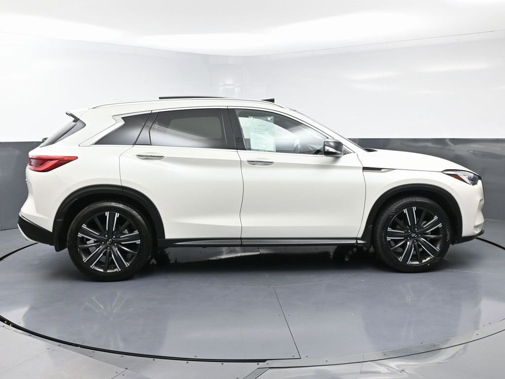 Used 2021 INFINITI QX50 Luxe w/ Appearance Package image 8