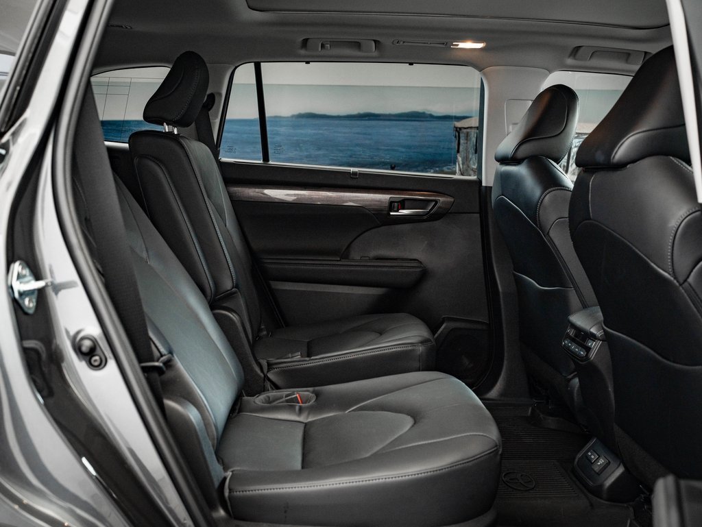Used 2023 Toyota Highlander Platinum image 47