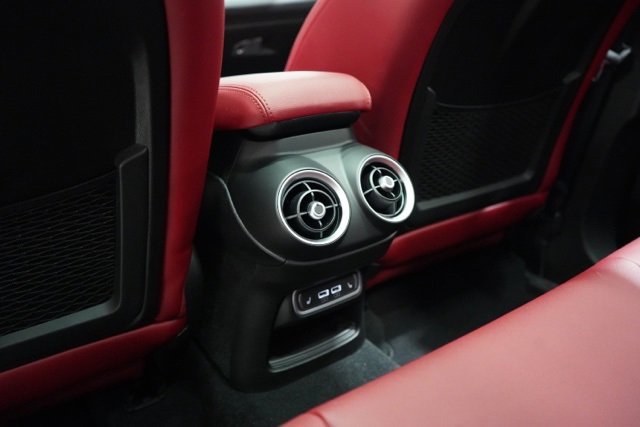 Used 2024 Alfa Romeo Stelvio Veloce image 29