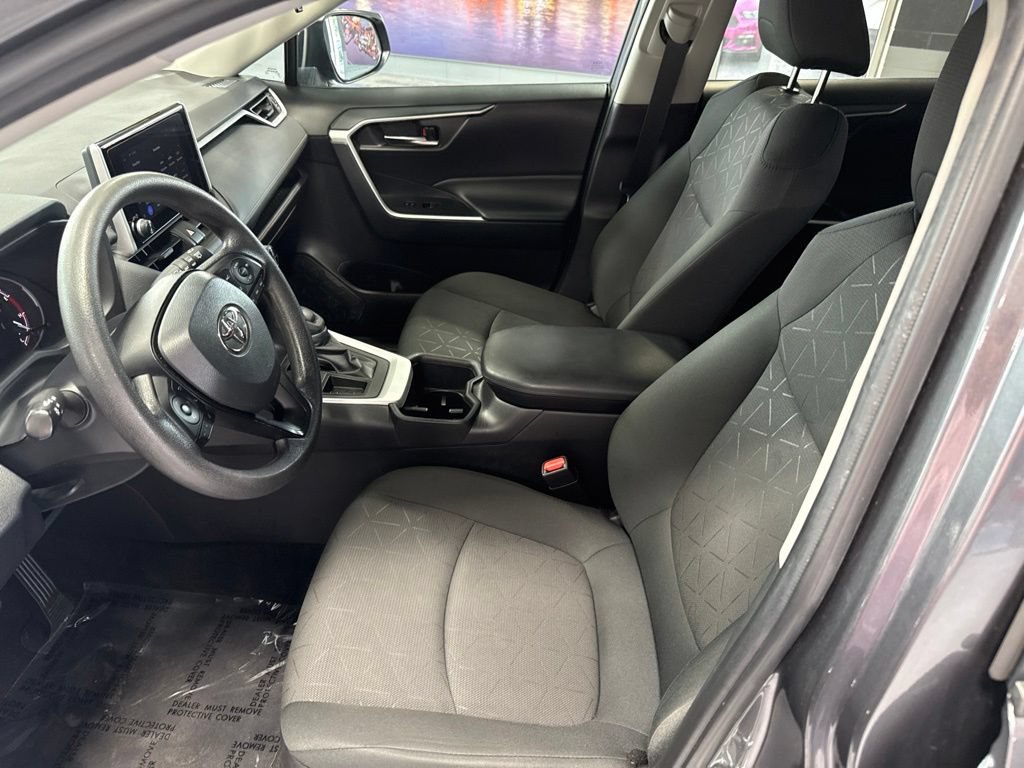Used 2024 Toyota RAV4 XLE FWD image 12