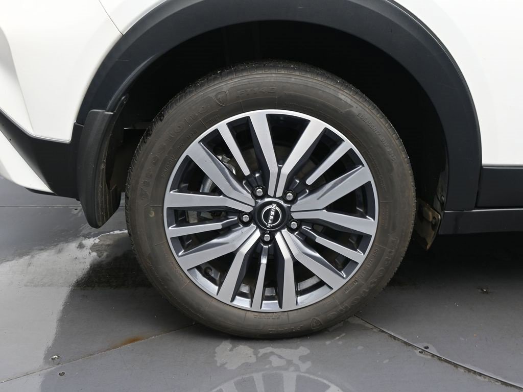 Used 2024 Nissan Kicks SV image 9
