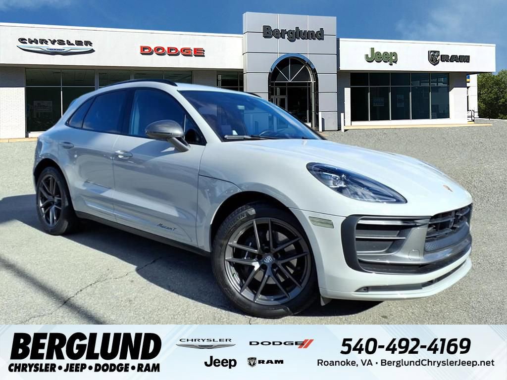 Used 2023 Porsche Macan Turbo image 1