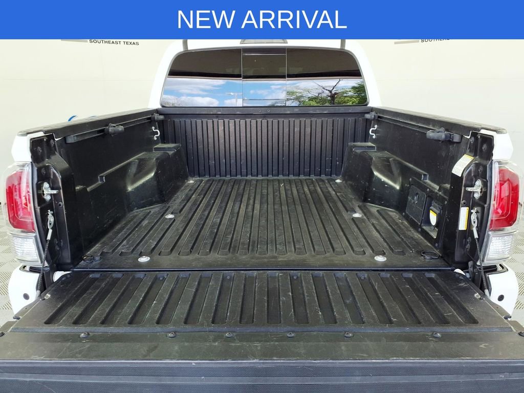 Used 2020 Toyota Tacoma TRD Off-Road w/ Technology Package image 5