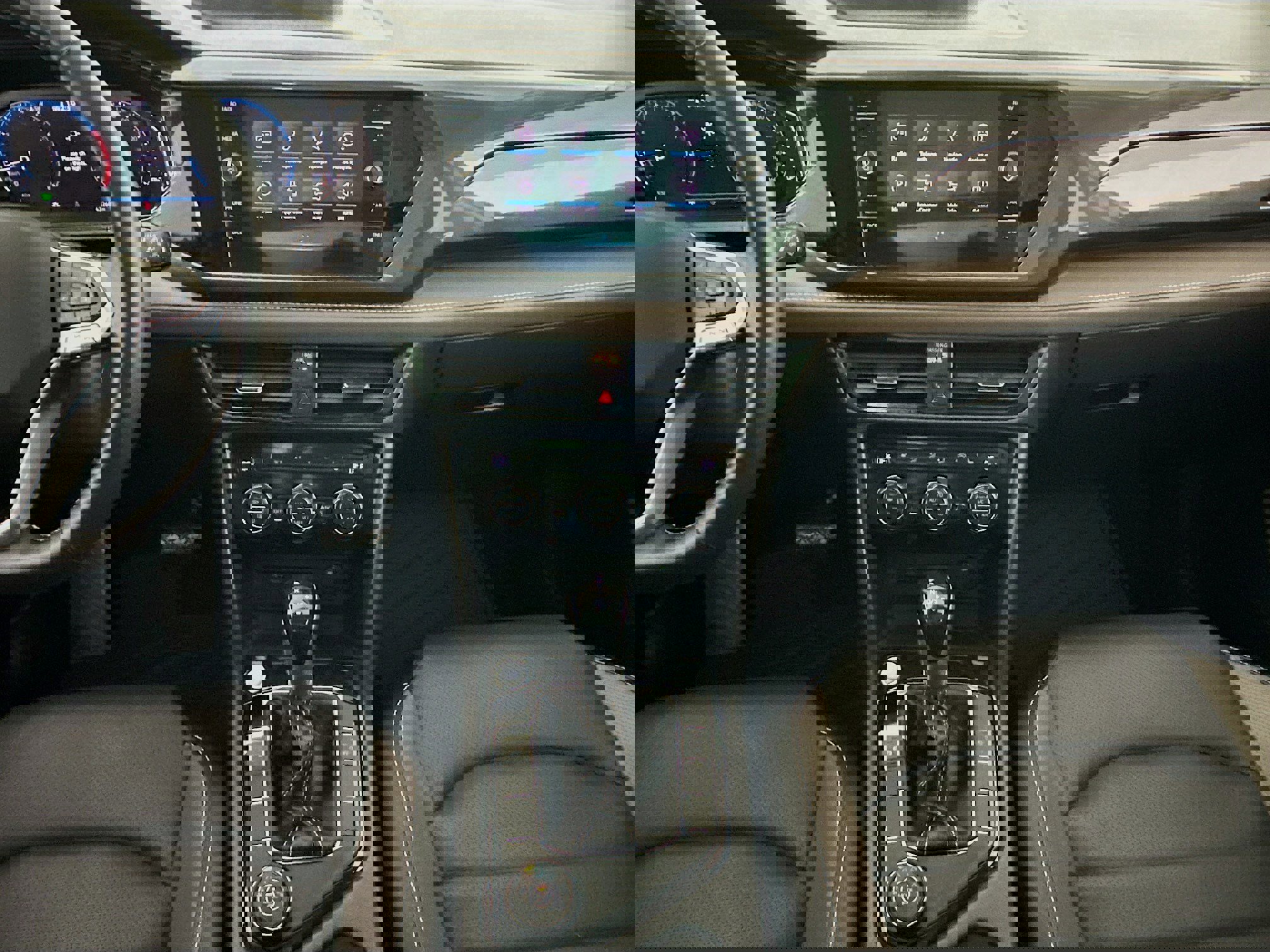 Used 2022 Volkswagen Taos SEL w/ Panoramic Sunroof Package image 11