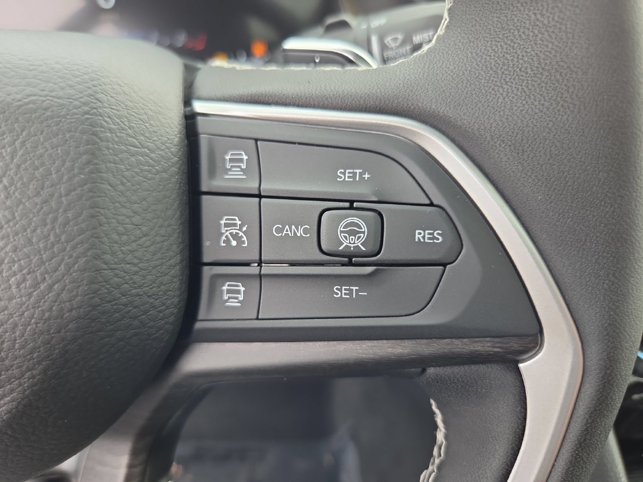 New 2026 Jeep Grand Cherokee Altitude AWD/4WD image 30
