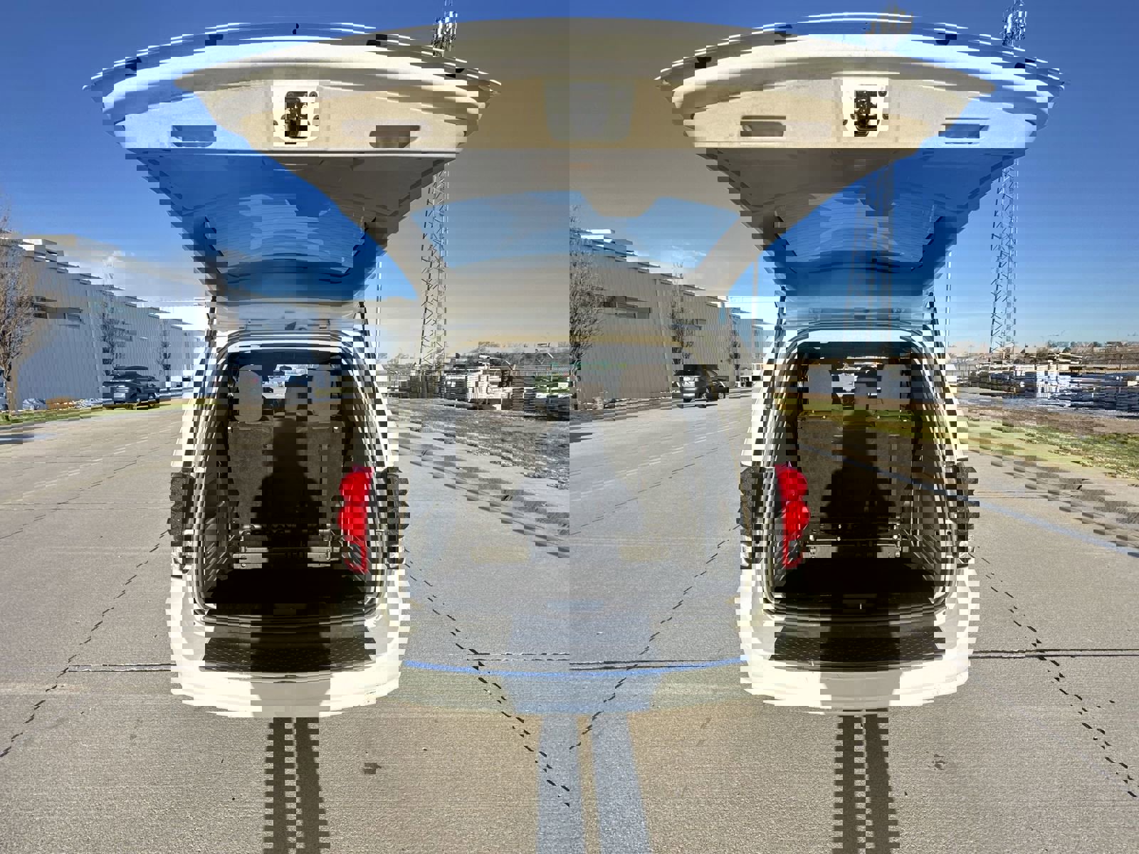 Used 2018 Dodge Grand Caravan SE w/ UConnect Hands-Free Group FWD image 23