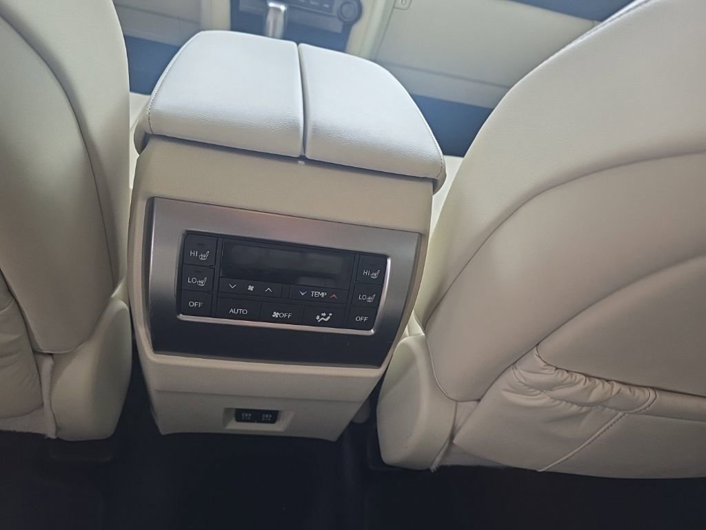 Used 2022 Lexus GX 460 Premium w/ Accessory Package image 13