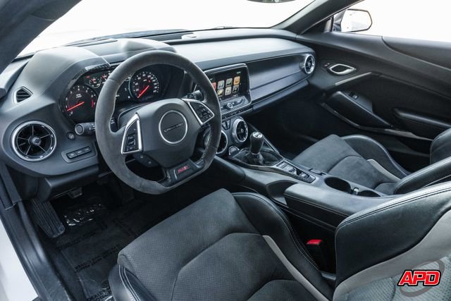 Used 2018 Chevrolet Camaro SS image 2