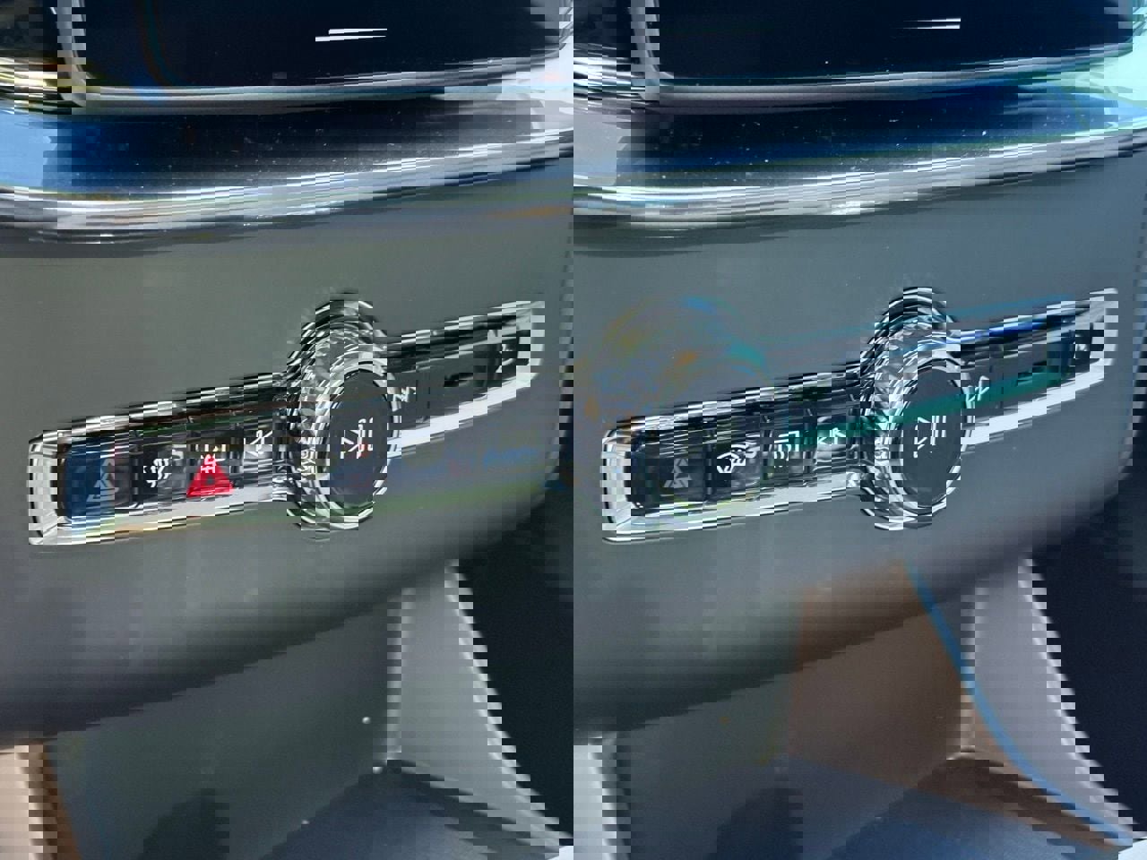 New 2026 Volvo XC90 B6 Plus w/ Protection Package Premier image 15