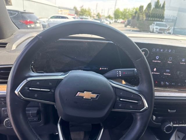 Used 2025 Chevrolet Suburban High Country AWD/4WD image 9