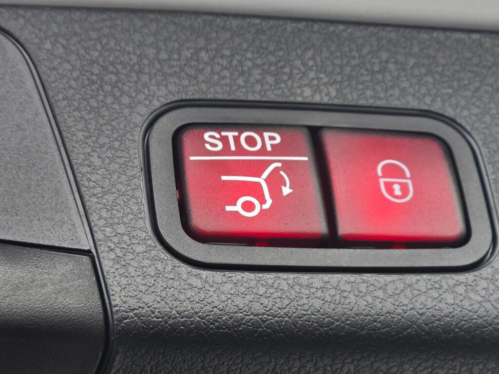 Certified 2025 Mercedes-Benz GLB 250 GLB 250 image 23