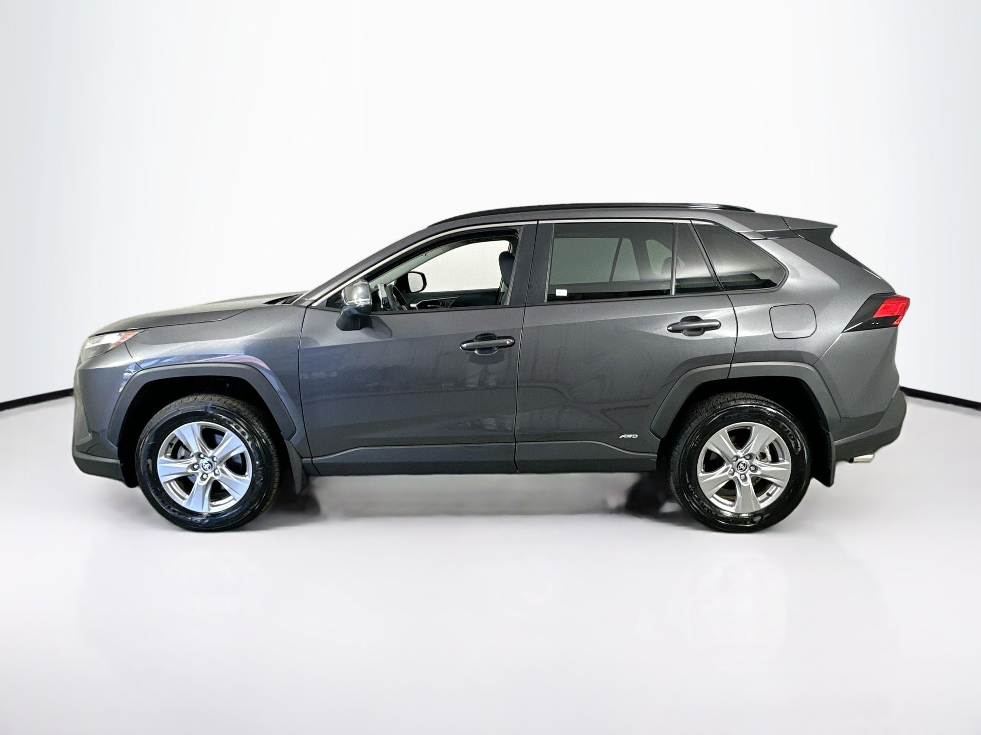 Used 2025 Toyota RAV4 XLE w/ Convenience Package AWD/4WD image 8