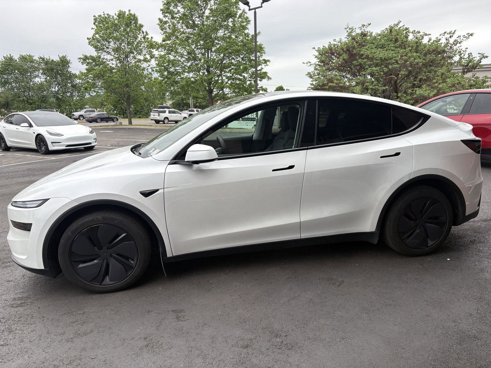 Used 2026 Tesla Model Y Long Range image 5