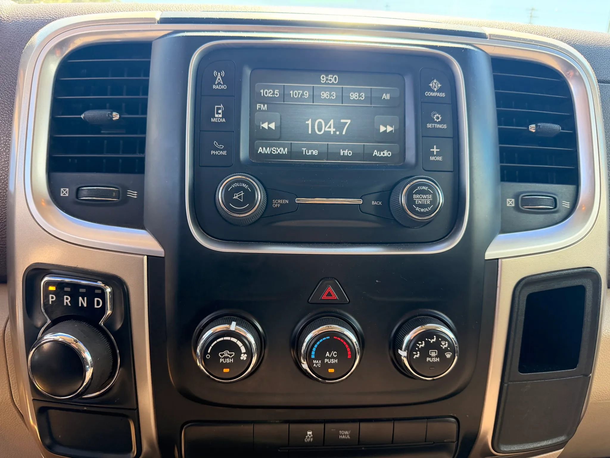 Used 2014 RAM 1500 Classic SLT RWD image 8