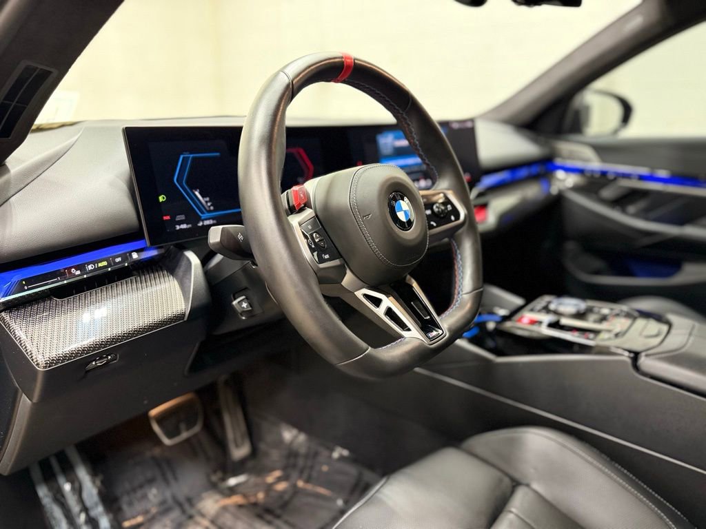Used 2025 BMW M5 w/ Carbon Package image 33