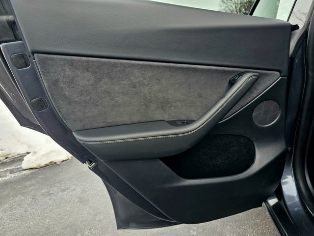 Used 2023 Tesla Model Y Long Range image 25