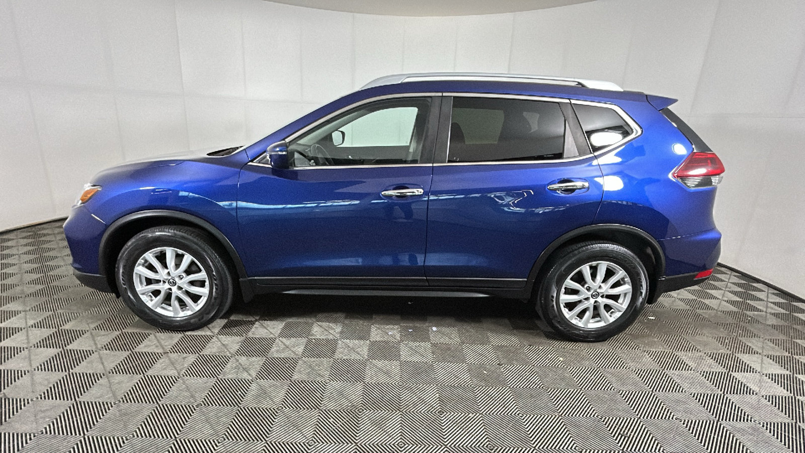 Used 2019 Nissan Rogue S FWD image 5