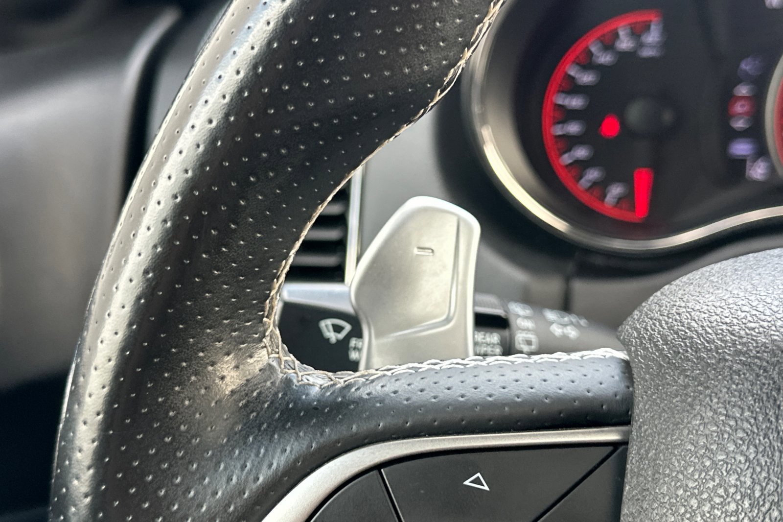 Used 2018 Dodge Durango SRT w/ SRT Interior Appearance Group image 38