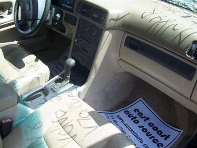 Used 1998 Volvo V70 FWD image 5