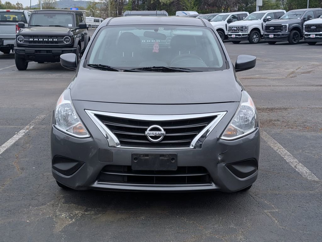 Used 2019 Nissan Versa SV FWD image 5