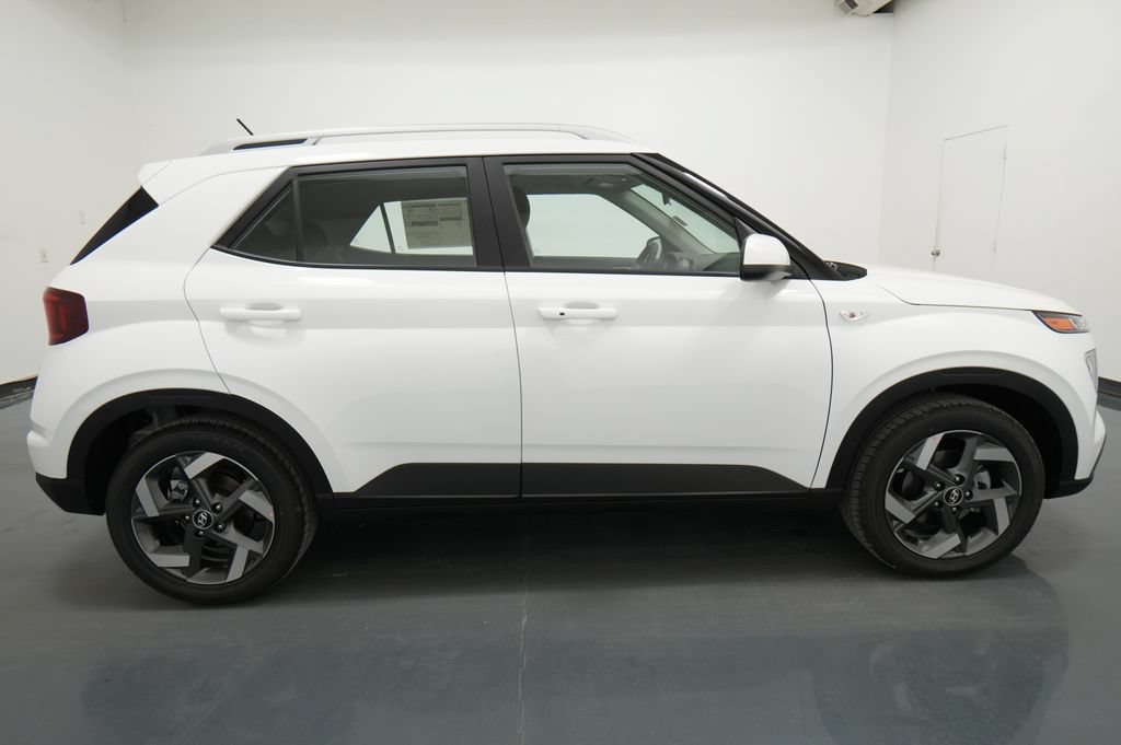 New 2026 Hyundai Venue SEL FWD image 10