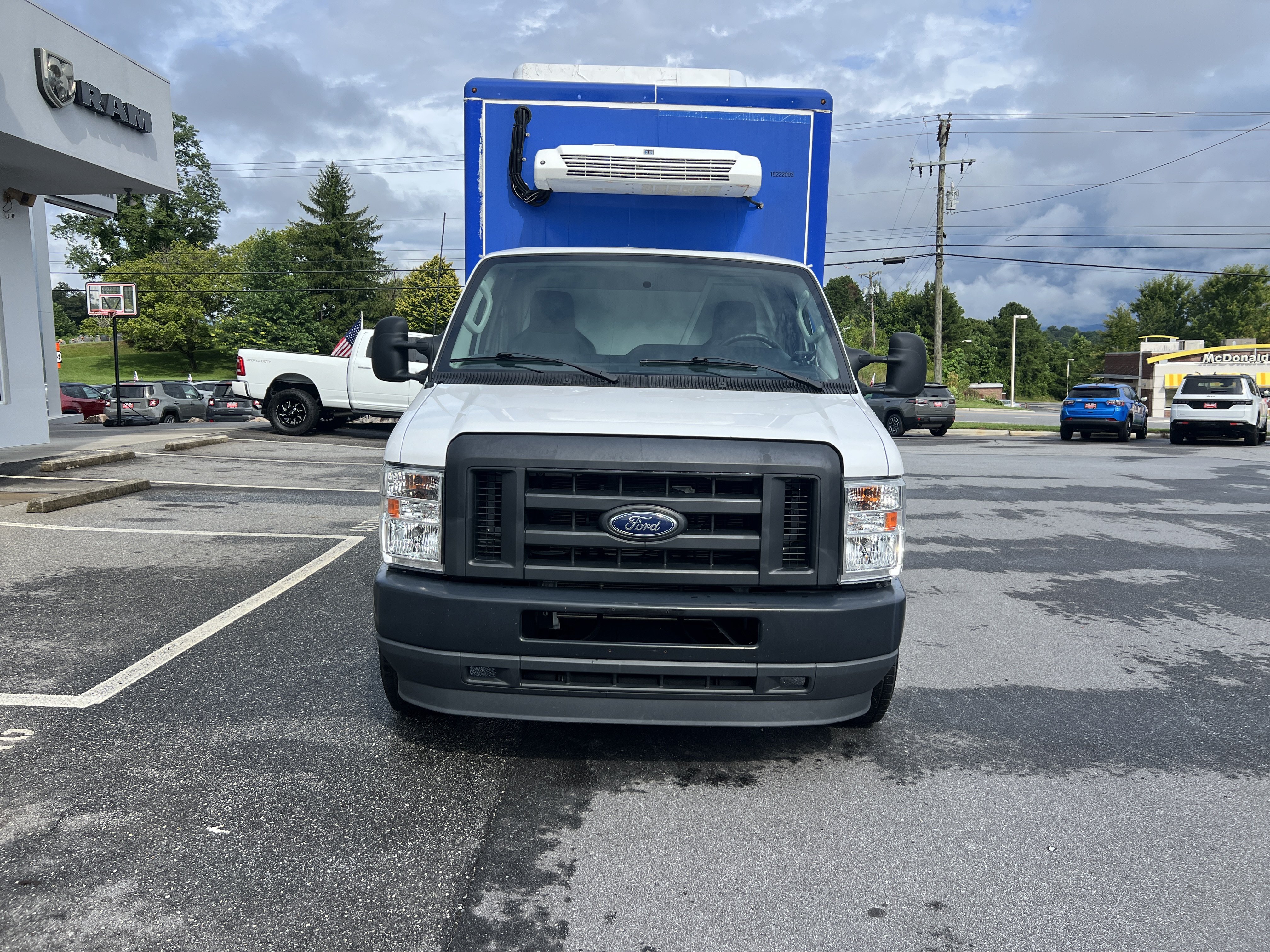Used 2023 Ford E-350 and Econoline 350 Super Duty w/ Power Windows & Locks Group RWD image 5