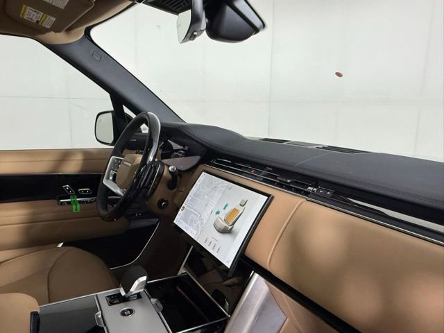 New 2025 Land Rover Range Rover SE image 32