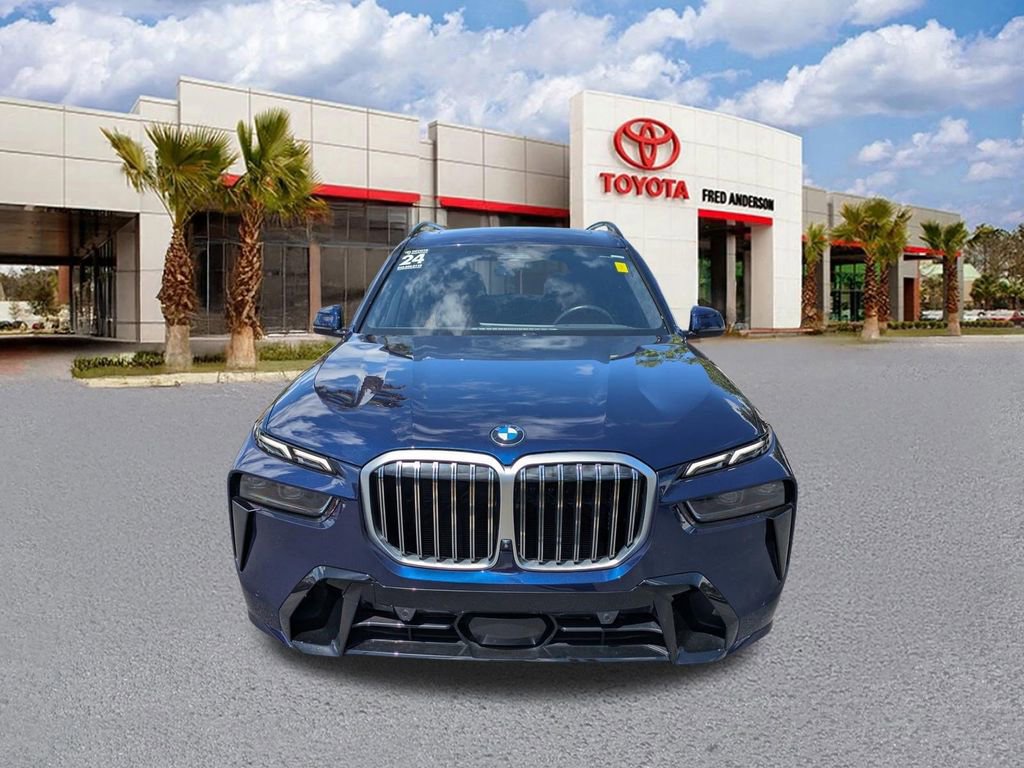 Used 2024 BMW X7 xDrive40i w/ M Sport Package image 9