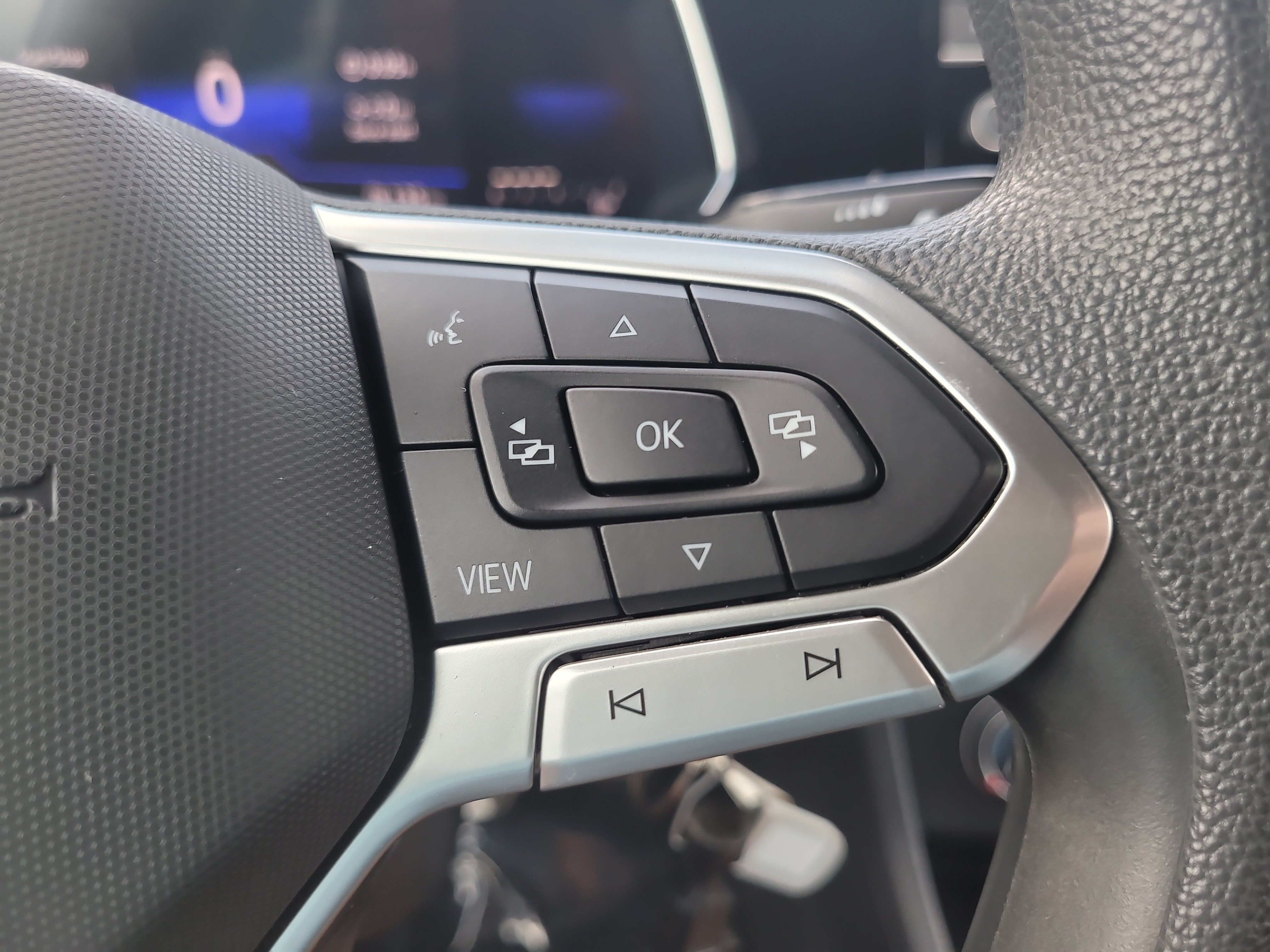 Used 2023 Volkswagen Jetta Sport FWD image 27