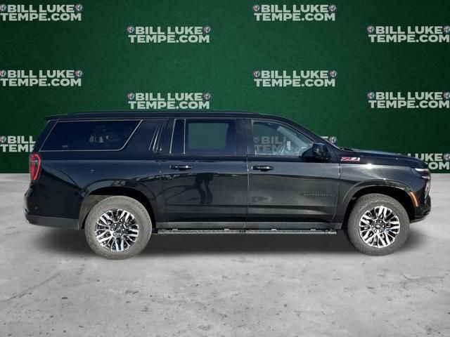 Used 2025 Chevrolet Suburban Z71 AWD/4WD image 4